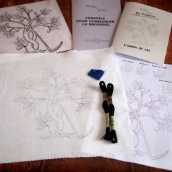 Kit de découverte de la broderie noire renaissance : arbre de vie