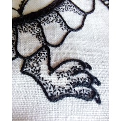 Kit de broderie noire renaissance : Ouroboros